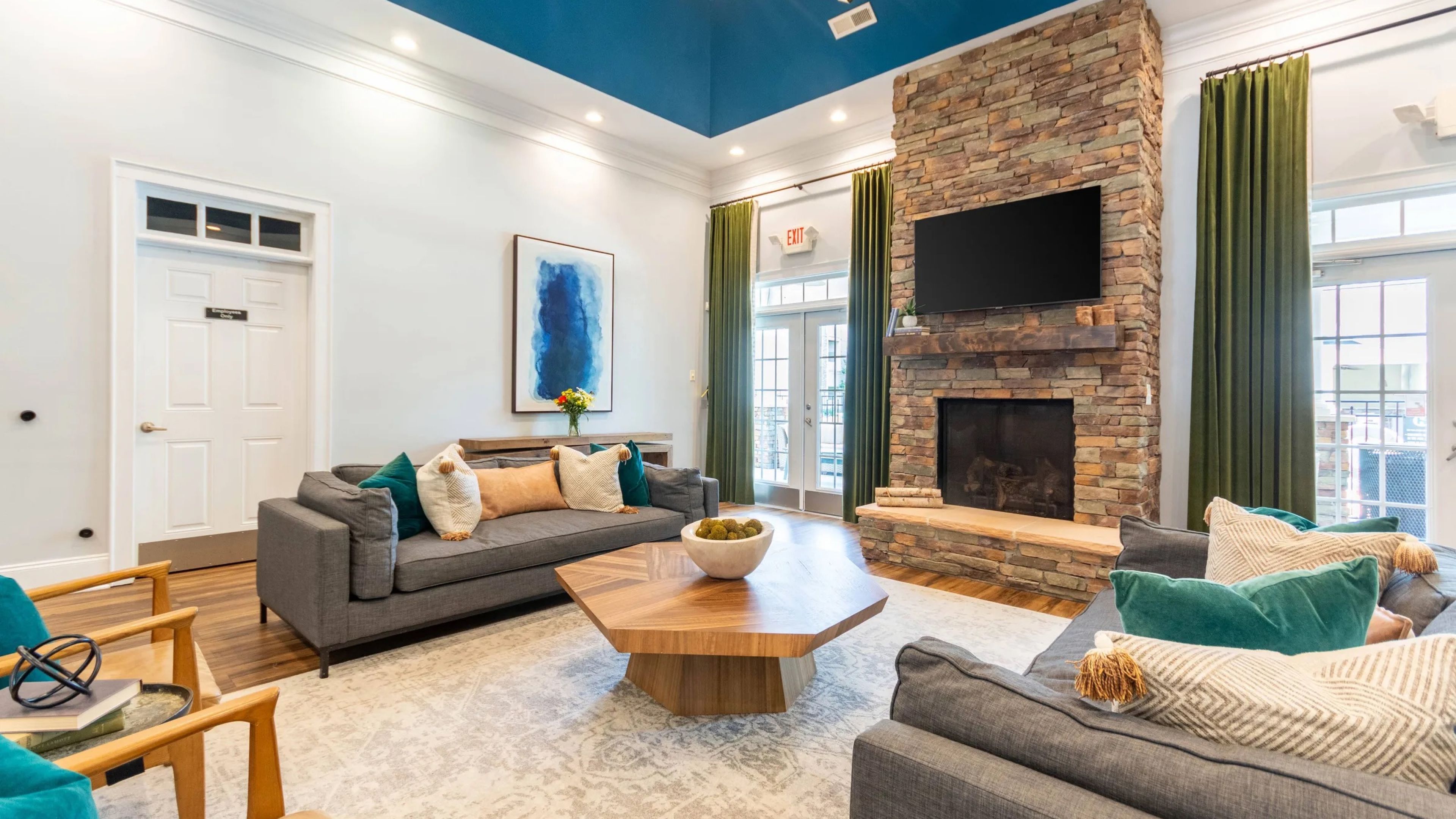 Hawthorne at Horse Pen Creek uxury outdoor pool with lounge chairs and surrounding seating